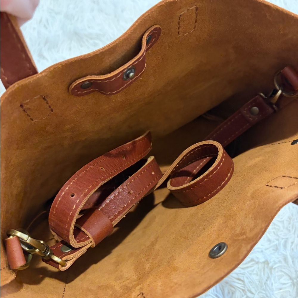 Portland Leather Goods MINI CROSSBODY TOTE - Snap Closure - Picture 10 of 11